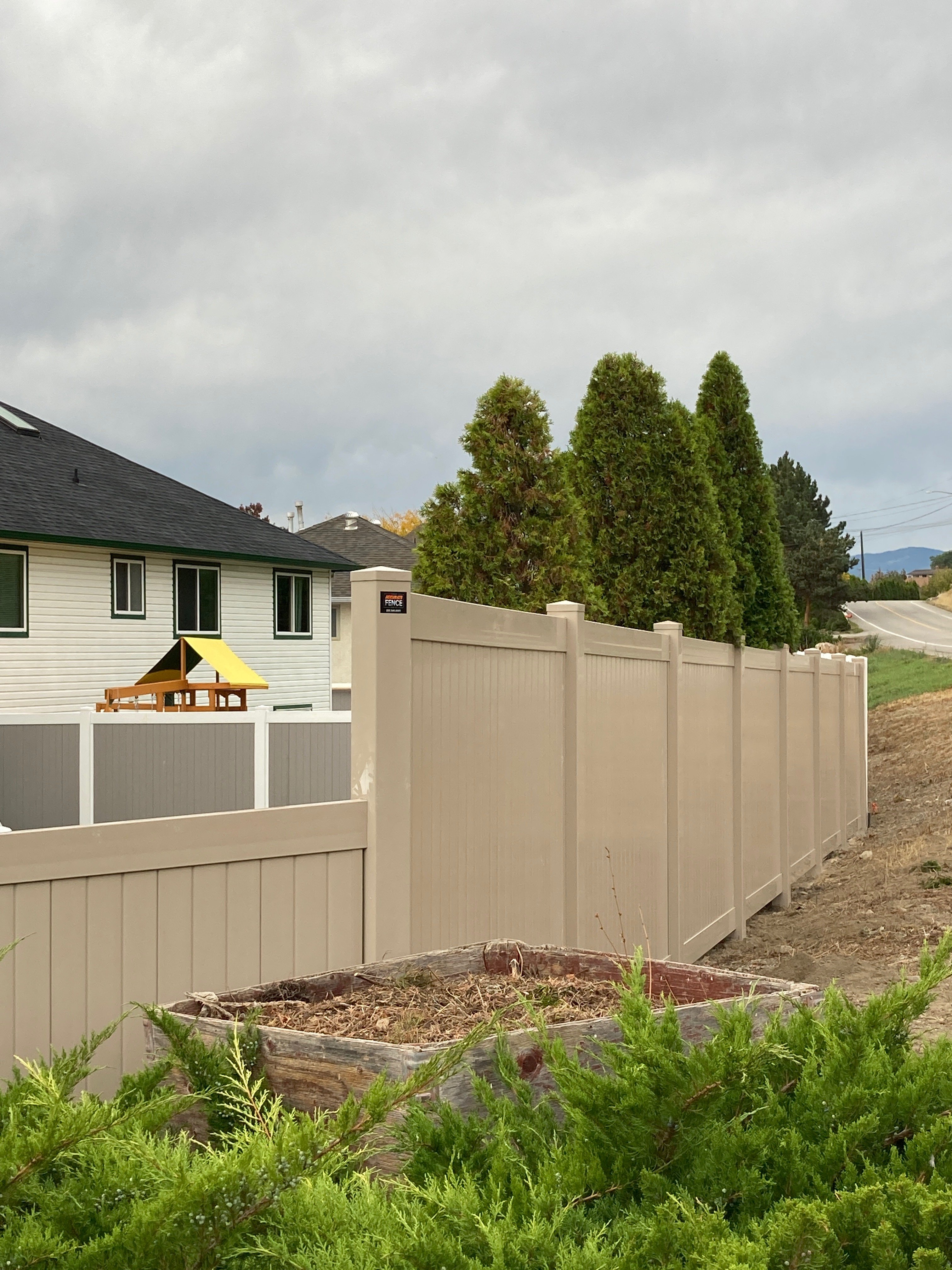 vinyl fence installation