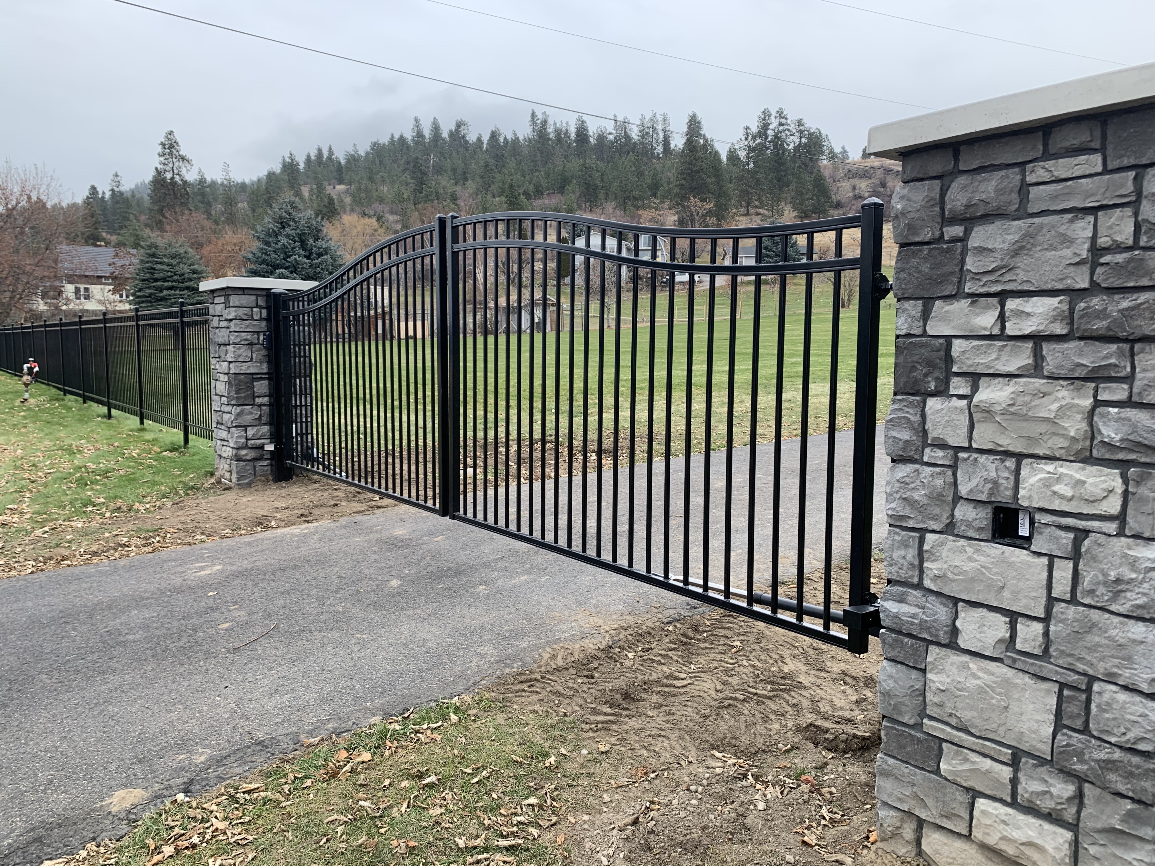 automatic fence gate