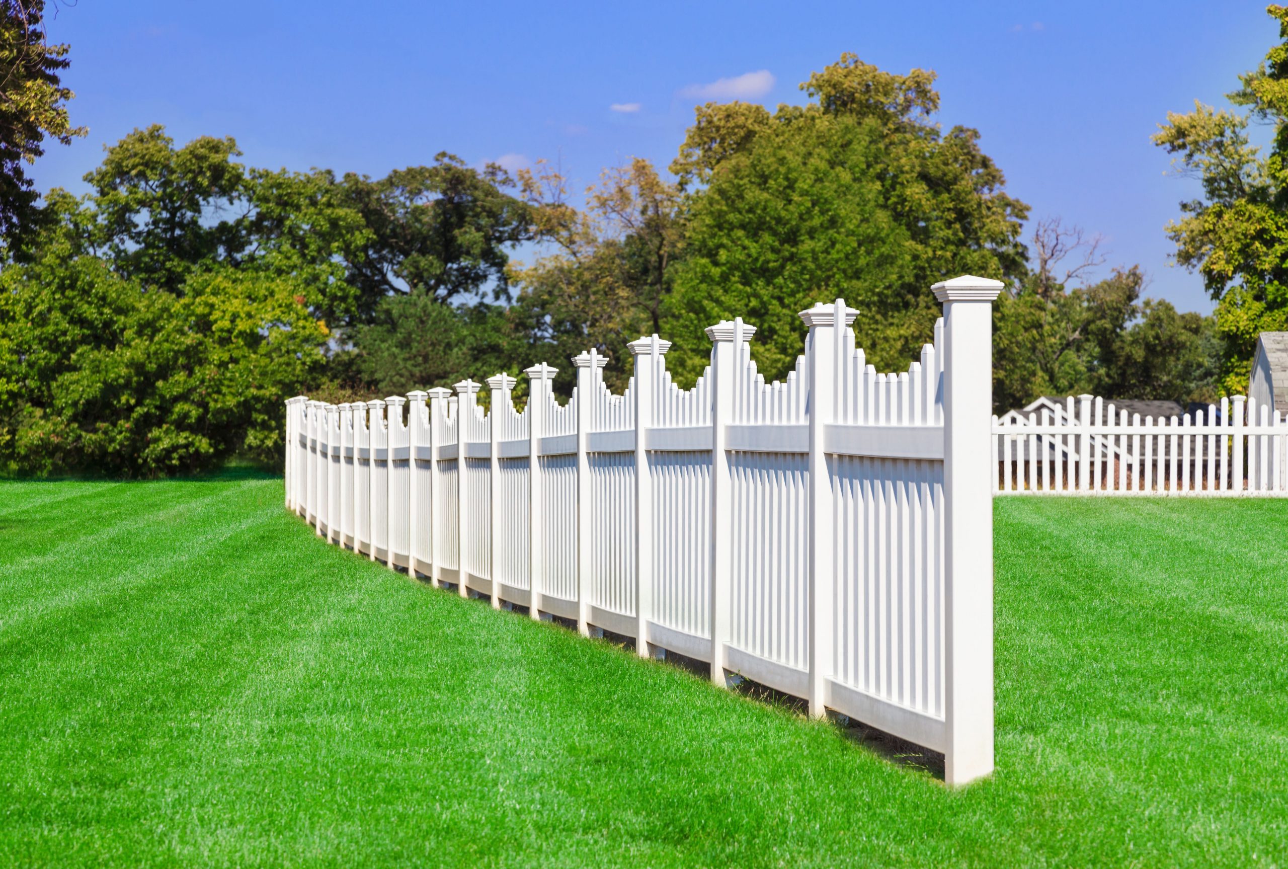 Vinyl Fencing Installation in Okanagan